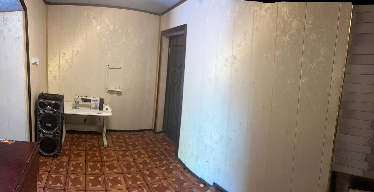 Hovli uy sotiladi