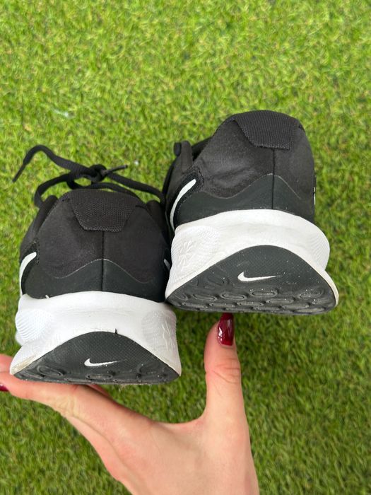 Маратонки Nike Revolution 5