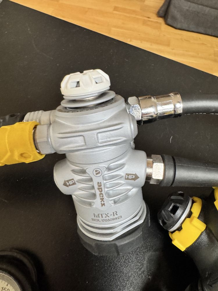 Regulator Apeks MTX-R nou garantie ( nu Scubapro, Mares)