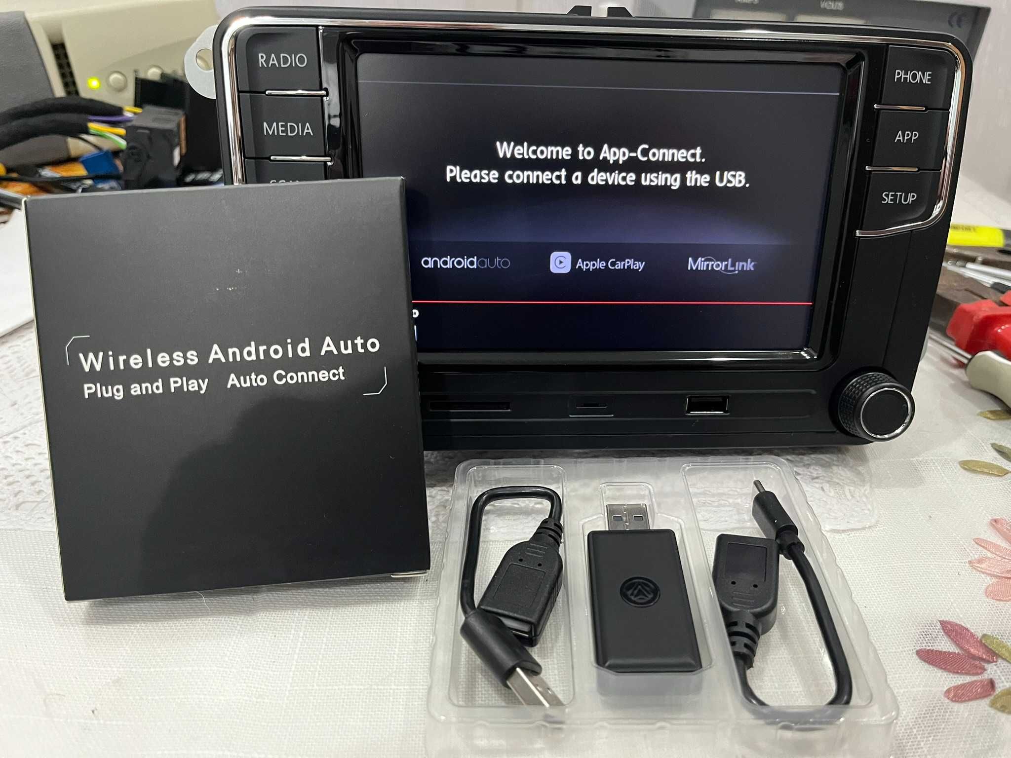 Adaptor Wireless CarPlay si Wireless Android auto Mib2 etc