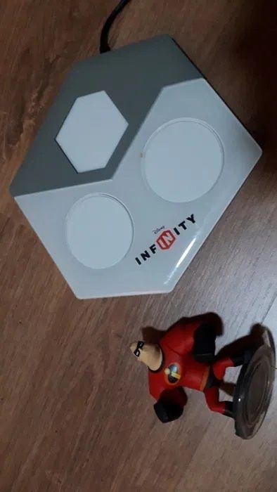 Portal Disney Infinity si figurina Mister Incredible