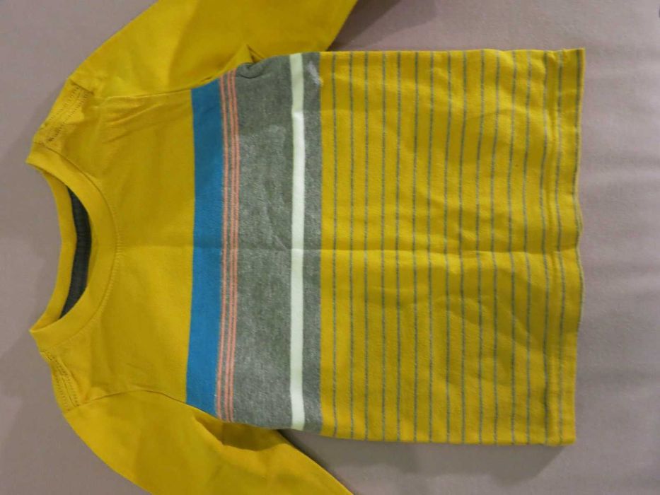 Тениски, яке Benetton, пуловер и панталони за 18-24 м, ръст 92 см