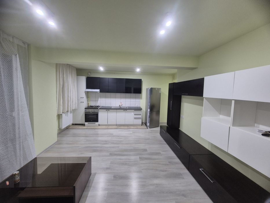 Apartament 3 camere 9 mai