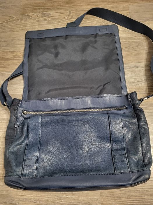 Geanta laptop crossbody piele Piquadro