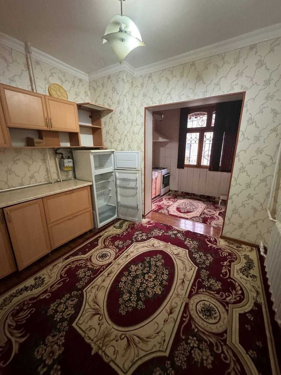 Продаётся квартира 4/3/5 Карасу-6 Среднее состояние Удвоенный зал