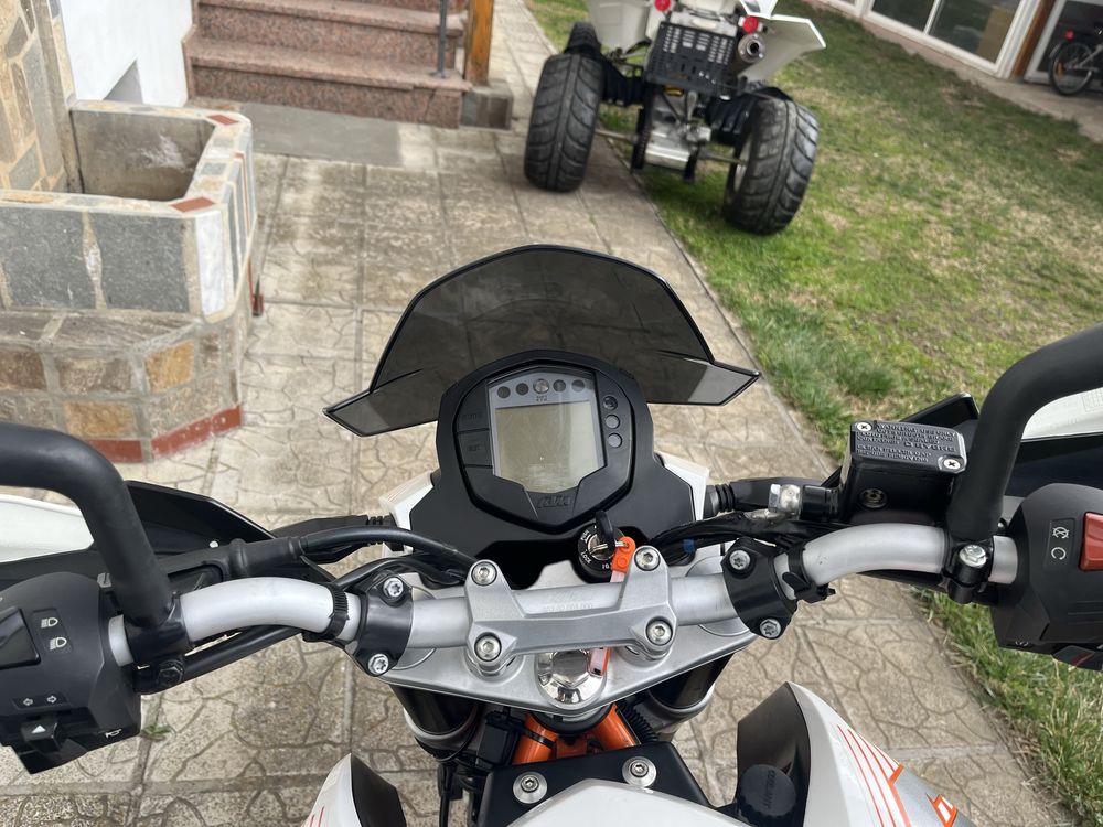KYM DUKE 390cc 4tempi