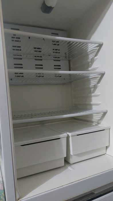 Продаётся Холодильник Бирюса