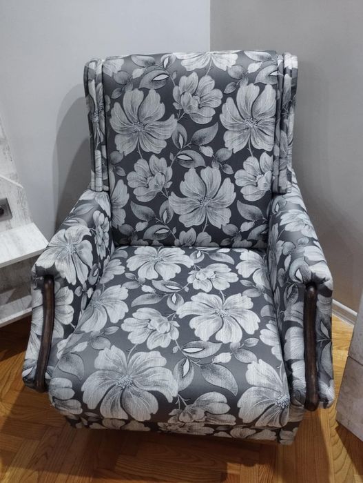 Канапе 2 бр. Нова тапицерия, без забележки