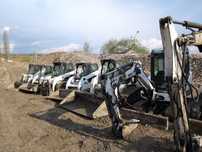 Închiriez miniexcavator bobcat picon buldoexcavator motostivuito fosa.