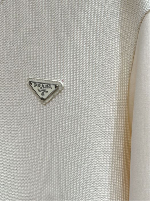 Bluza Prada , calitate premium , L , noua , pe comands