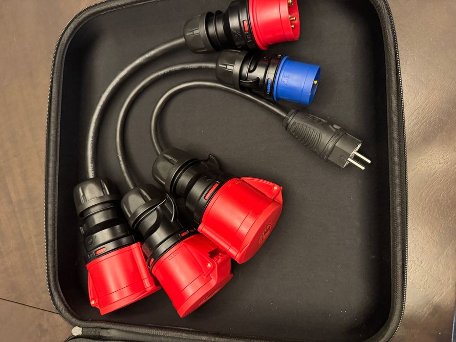 Комплект адаптери go-e Charger Gemini flex 22 kW + оригинален калъф