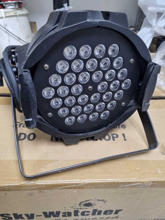 Светодиодный прожектор RoHS Daus LED Par 2 шт, цветомузыка