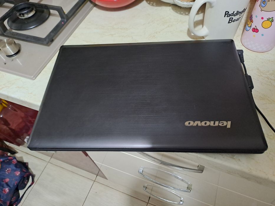 Laptop Lenovo : i7 / 8 gb ram / 500 gb hard