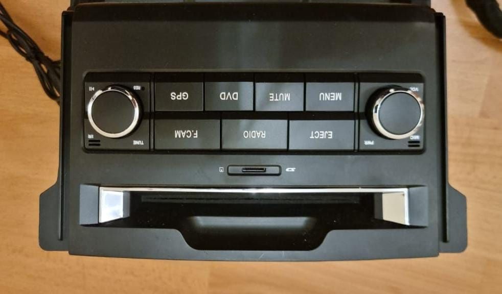 Продается для монитора приставка для DVD , GPS CD карты