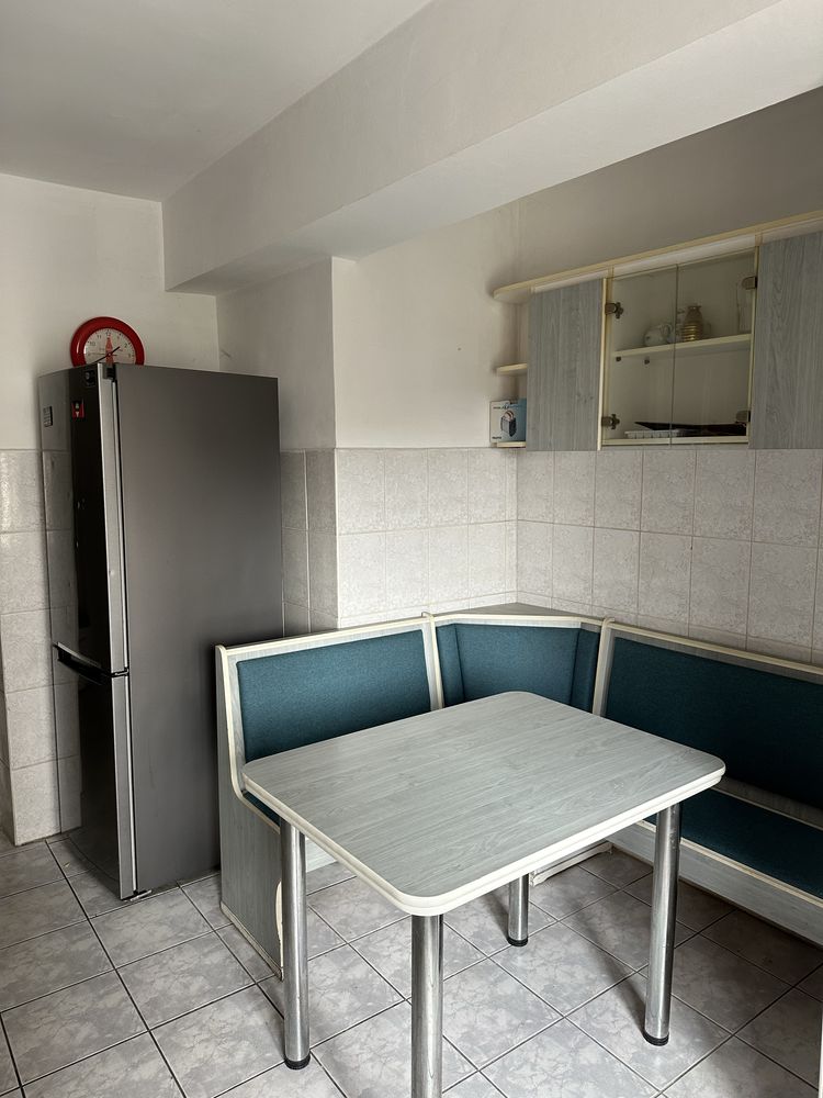 Chirie apartament cu 3 camere, zona centrala