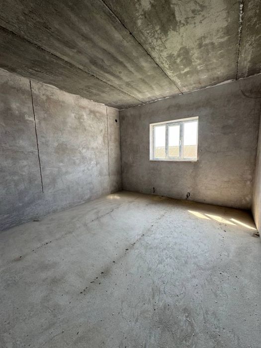 Бектемирский район Ийк-Ота 2.5 соток 7 комнат 4 кровня срочно