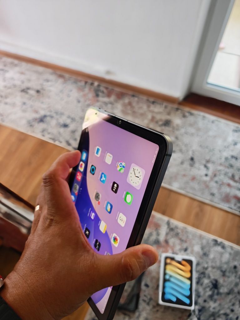 Vând iPad mini 6 A2568 5g Cellular 64gb