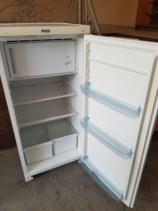 Холодильник сотилади