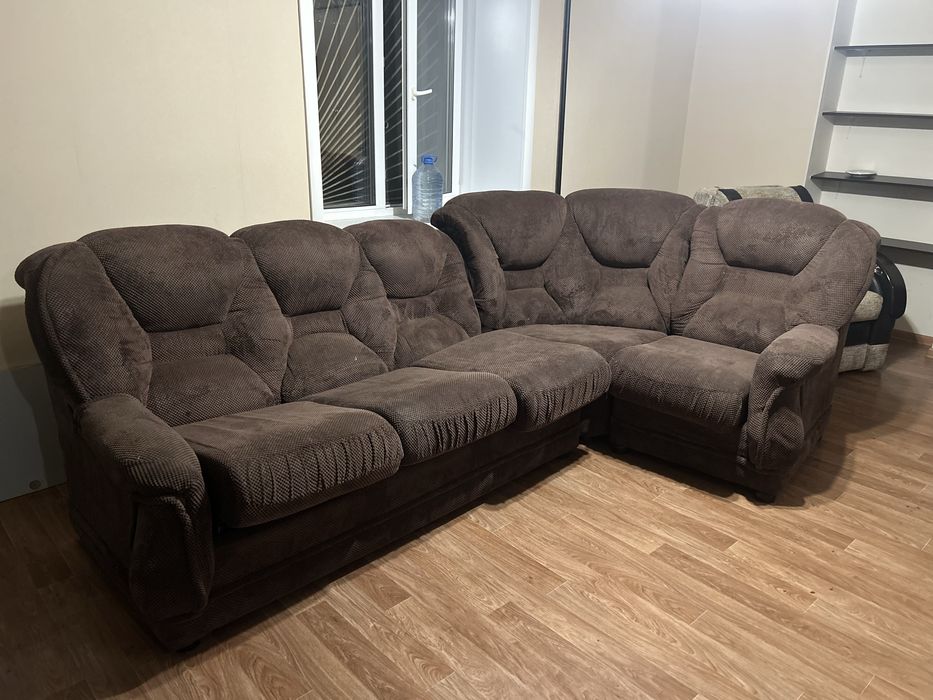 Диван угловой и кресло