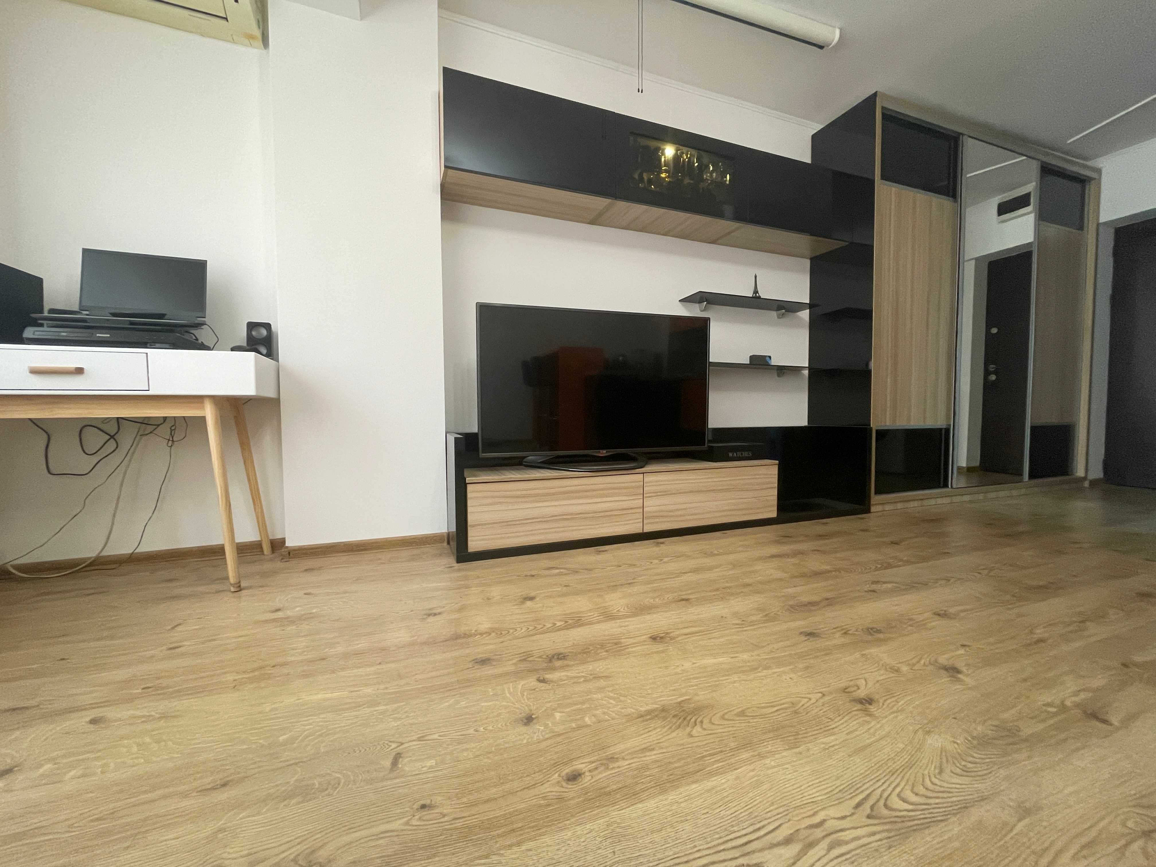 Direct Proprietar Studio lux Compozitori