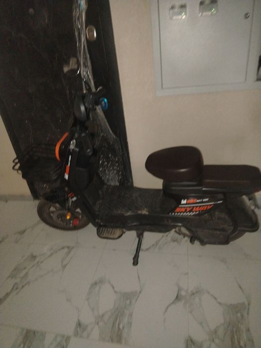 продам скутер skyway  m800 850  ватт есть царапины и пробито заднее ко