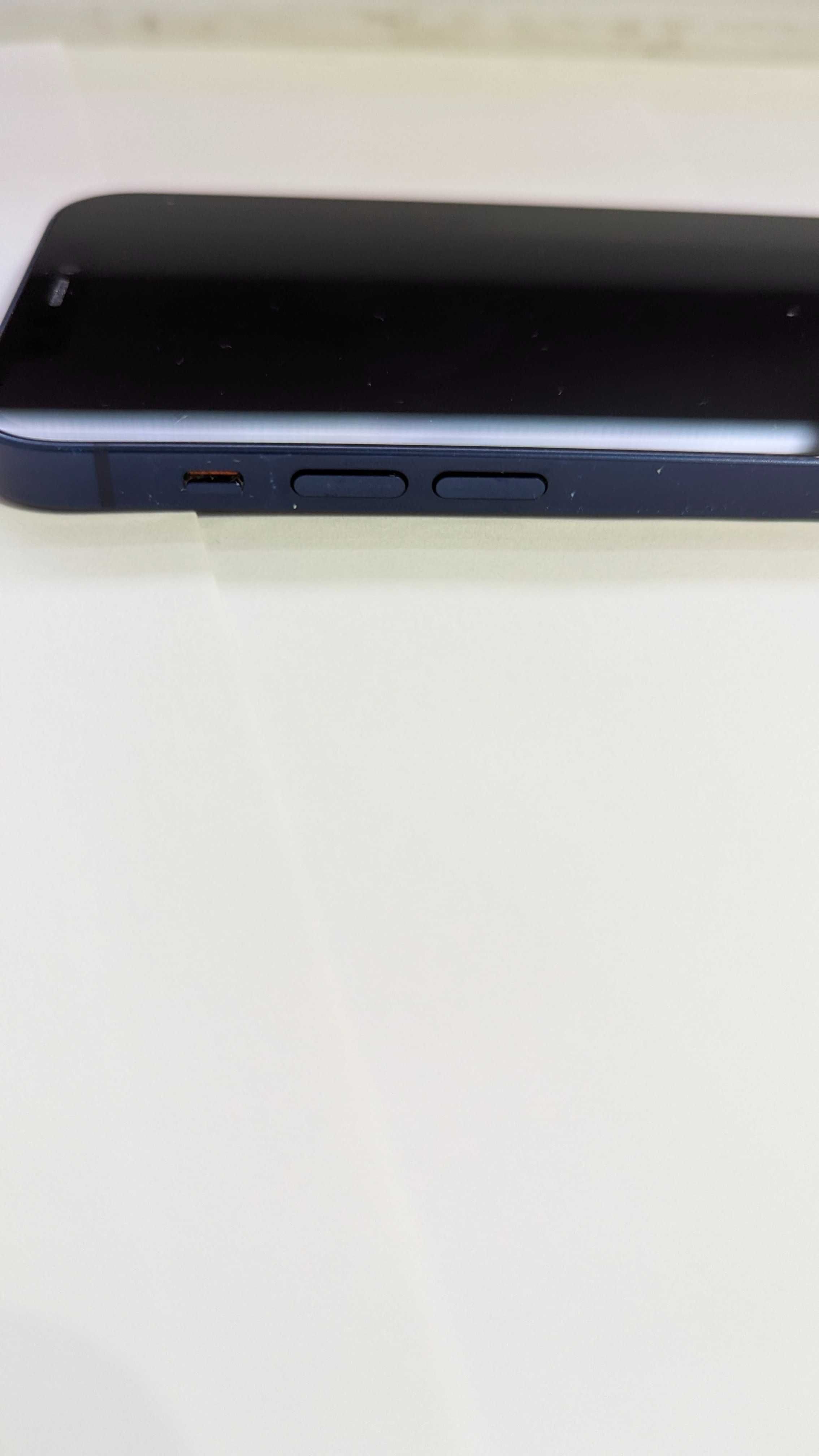 В рабочем состоянии Apple Iphone 12