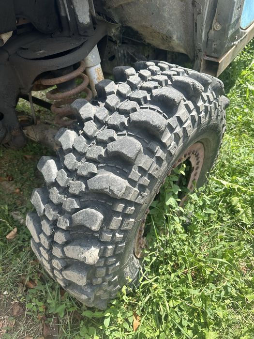 5 roti Silverstone 35/10.5/16 cu jante beadlock