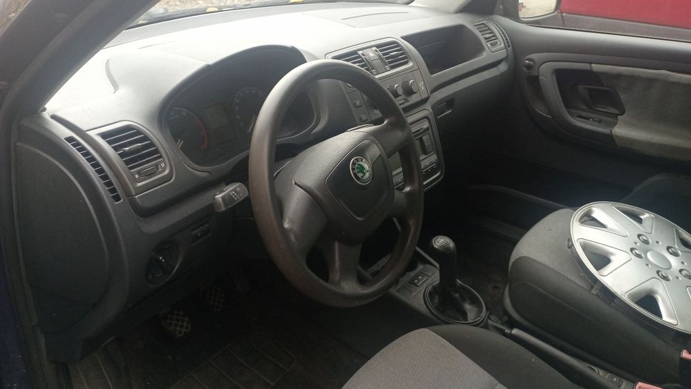 Skoda Fabia 12 benzina pe lanț km reali klima