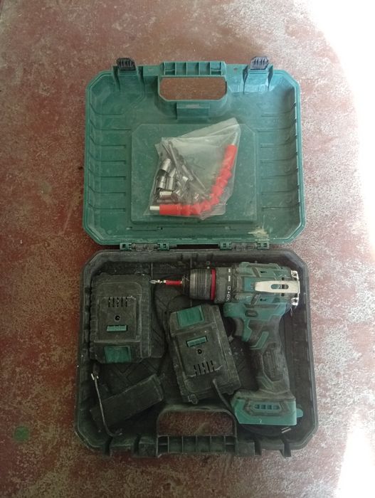 Шуруповёрт .сотилади