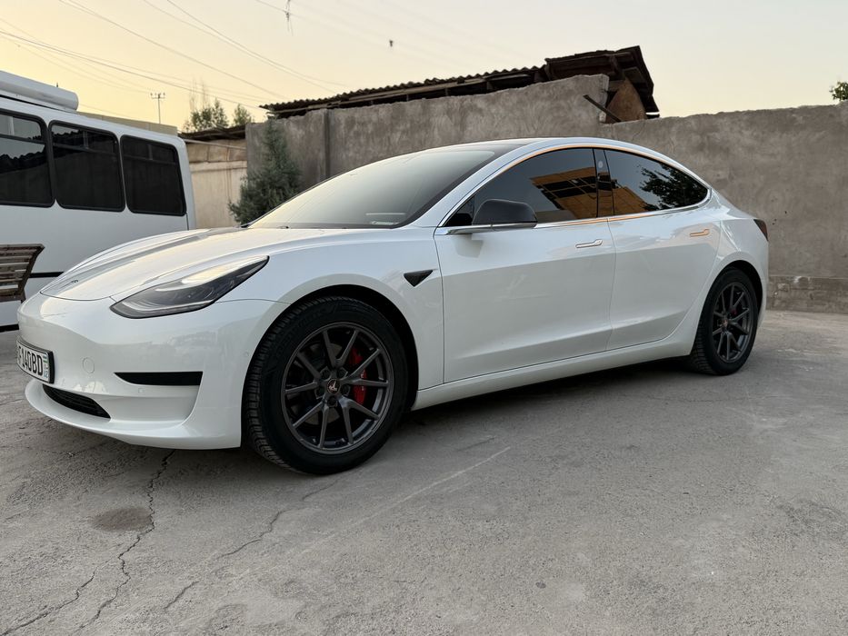 Tesla model 3   2020