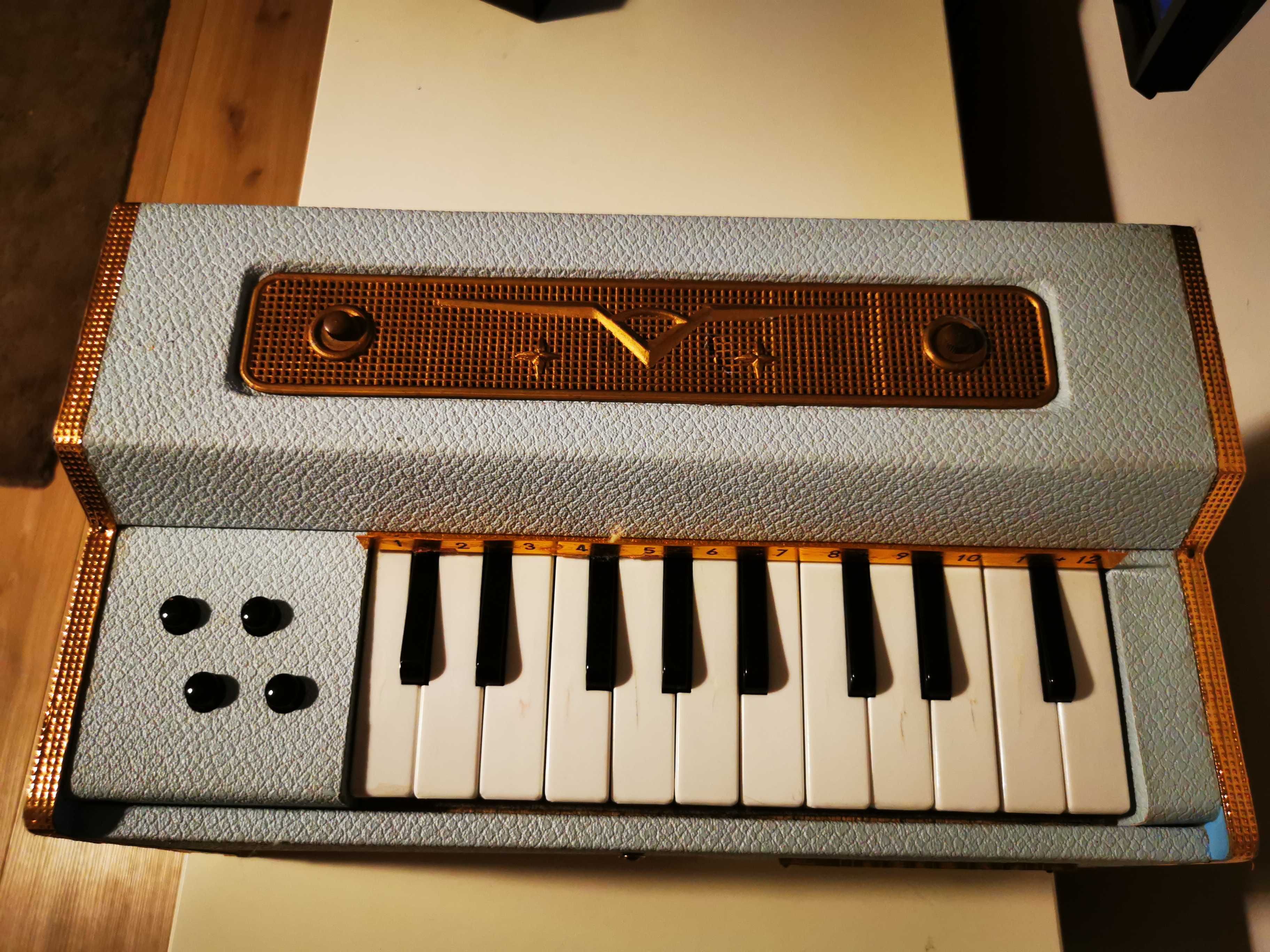 Orga miniatura de colectie, Giaccaglia, nu pianina, pian, acordeon