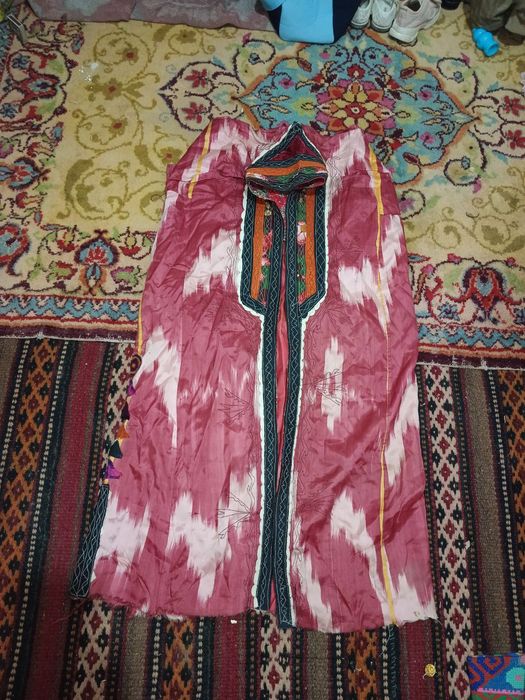 Kashtali va atlas jelaklar uchtasi bir joyda sotiladi antikvar