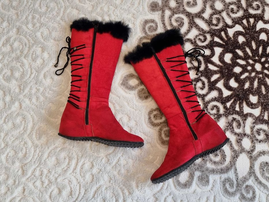 Cizme dama, marimea 38, rosu cu blanita neagra