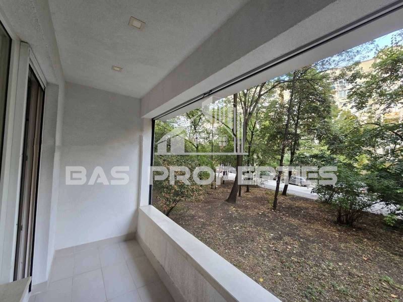 3-стаен в София-Гео Милев площ 74