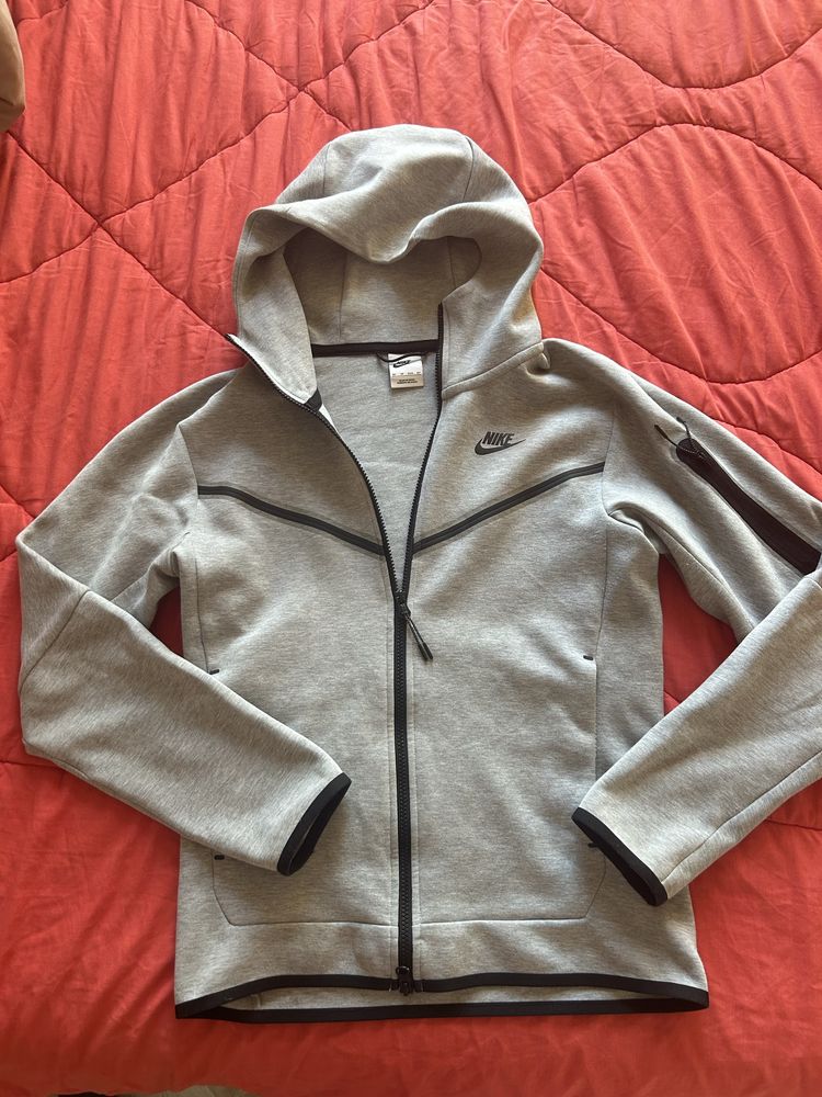 Nike tech fleece XS