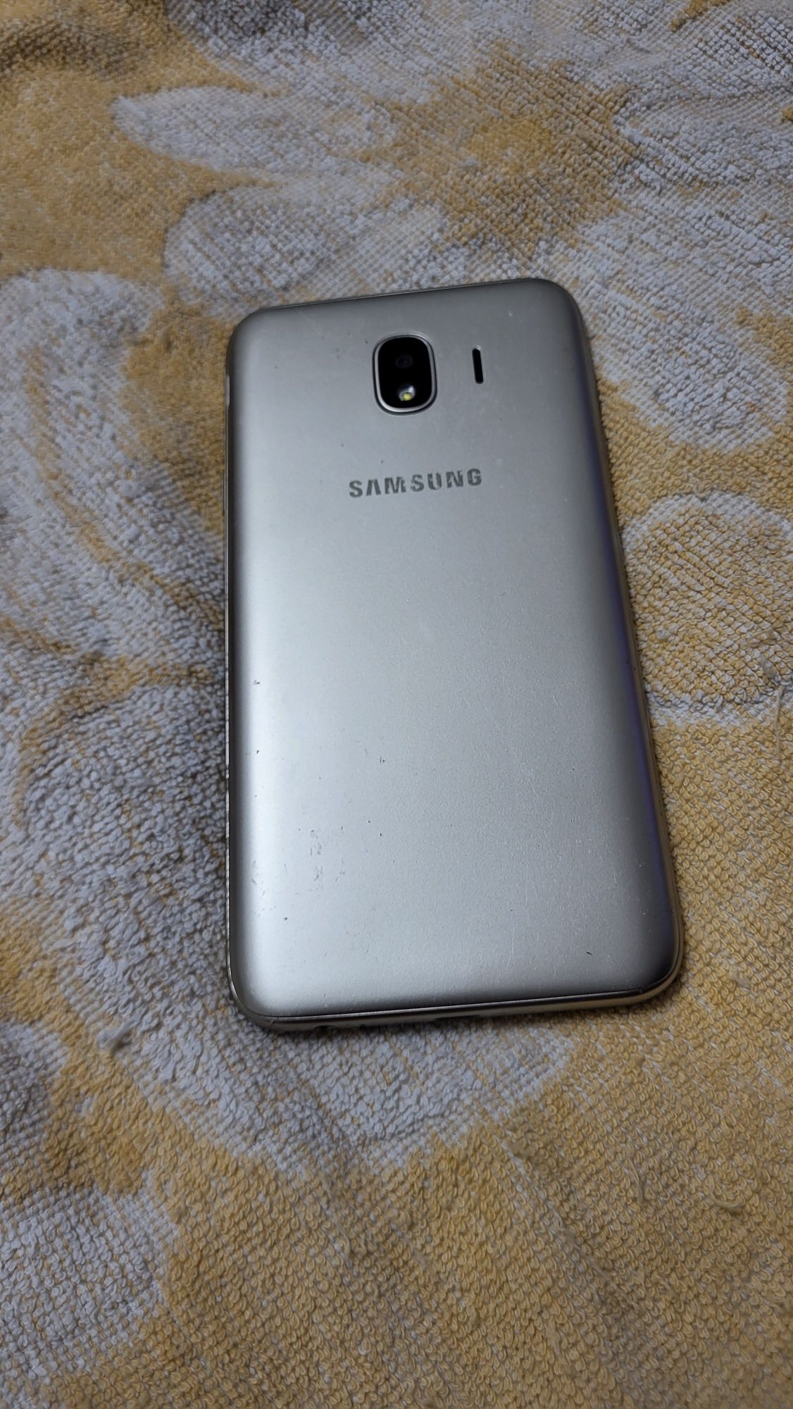 Sамсунг J4 2018 gold