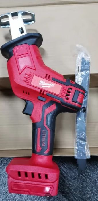 Fierăstrău sabie Milwauakee NEPROFESIONAL