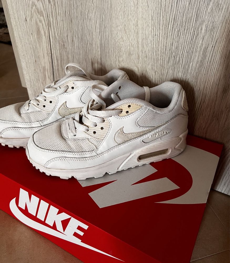 Nike Air Max 90 & Nike Air Max Command Flex