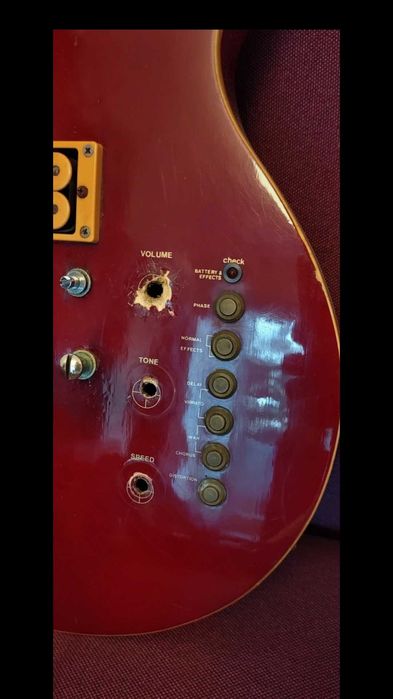Cort Effector Les Paul anii 1970, efecte încorporate chitară electrică