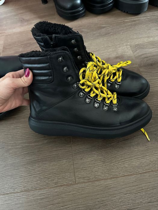 Дамски боти по 30лв