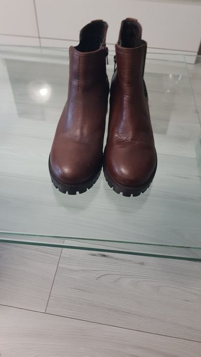 Vand ghete dama din piele ,marimea 39, maro.