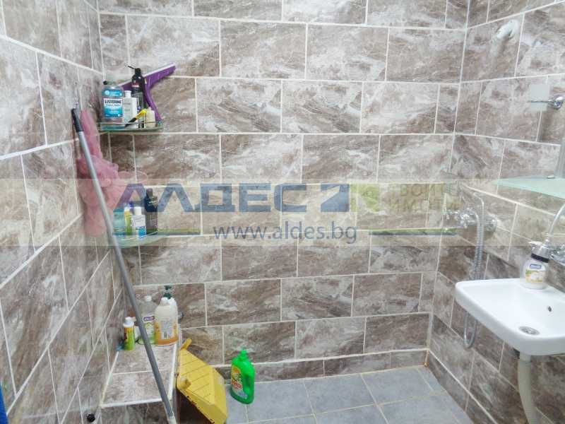 Продава се Тристаен апартамент в Радомир - 94 кв.м за 852 €/кв.м - Снимка #9