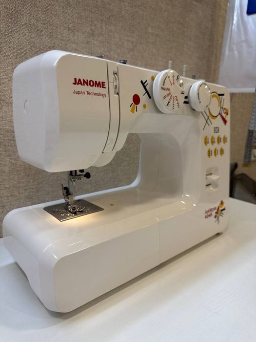 Электромеханическая швейная машинка Janome ArtStyle 4045