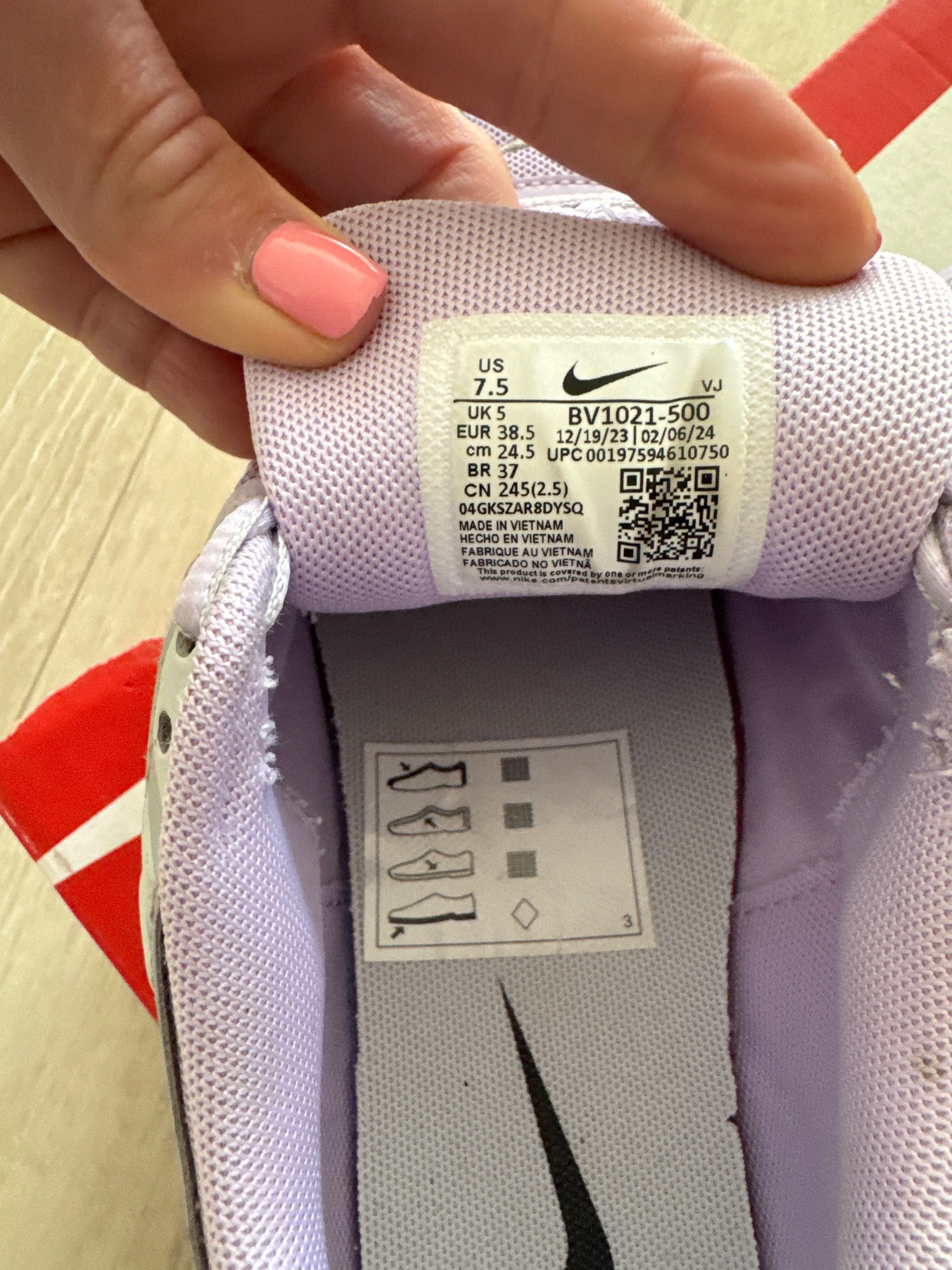Дамски маратонки Nike p-6000