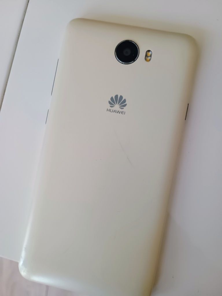 Телефон Huawei Y5 CUN-L21