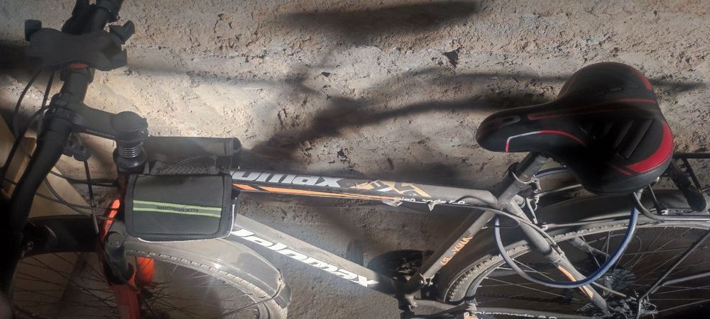 Velosiped yangi. .