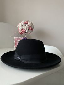 Елегантна вълнена шапка