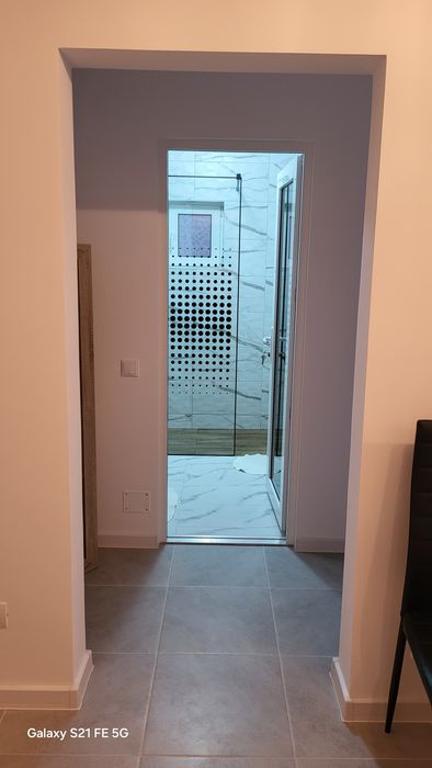 Închiriez apartament