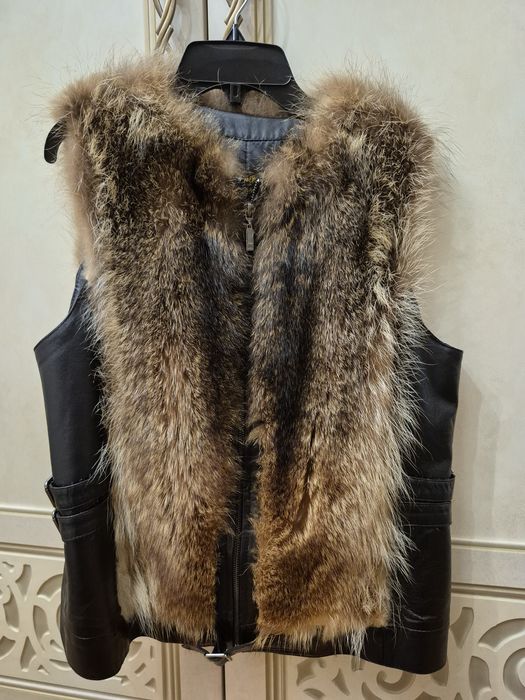 Продам жилет женский