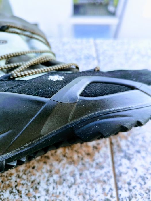 Lowa îmblănite Goretex pt lucru cu crăpături finuțe exterior